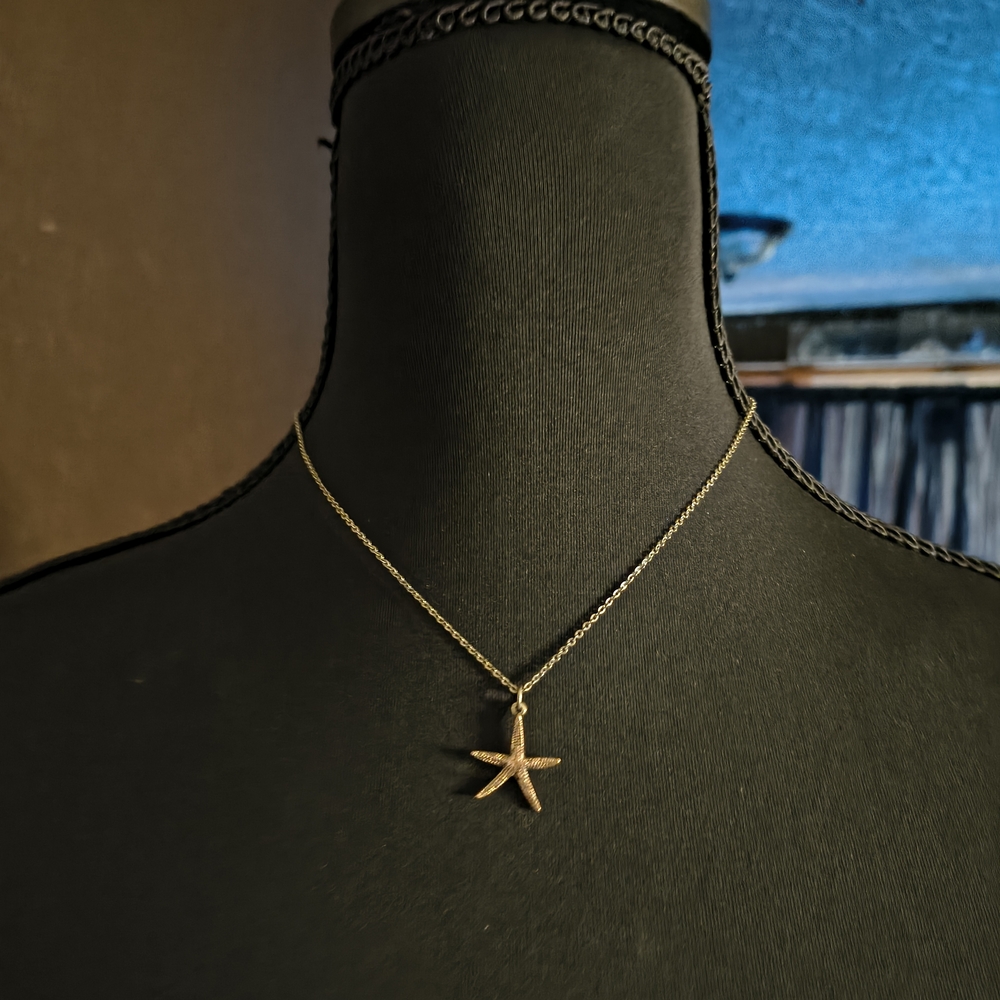 Gold Starfish Pendant Necklace - Women Jewelry